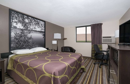 Willmar Hotel | Super 8 by Wyndham Willmar