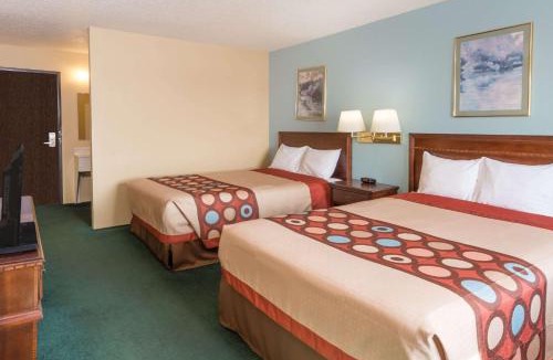Woodstock Hotel | Super 8 by Wyndham Woodstock