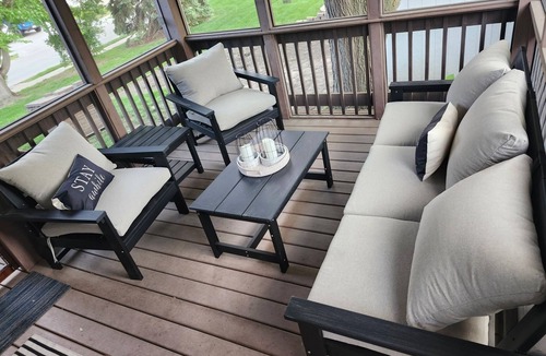 West Omaha House | Superb 3-bedroom home with Central AC and Heat in friendly Omaha neighborhood