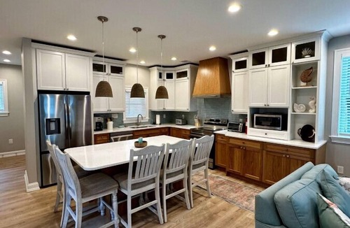 Town Bank House | SUR LA MER is a new stunning bayside retreat 2 blocks from the bay beach