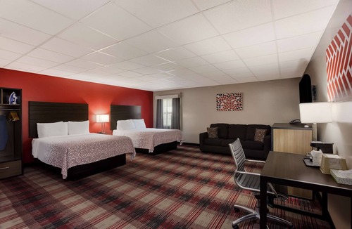 Higginsville Hotel | SureStay Hotel by Best Western Higginsville
