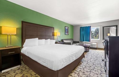 Bettendorf Hotel | SureStay Plus Hotel by Best Western Bettendorf