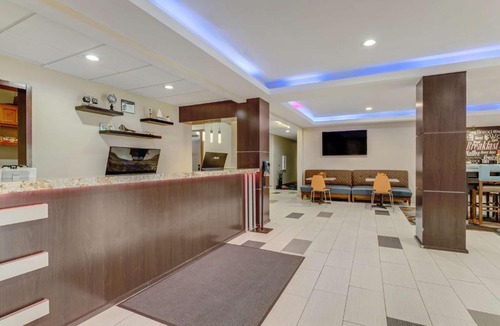 Owasso Hotel | SureStay Plus Hotel by Best Western Owasso Tulsa North