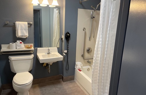 Durham Hotel | SureStay Plus Hotel by Best Western Durham Medical Center