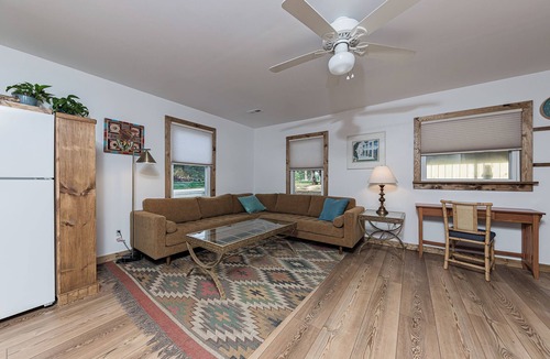 Swansboro House | "Swanbreeze East" Historic Swansboro Getaway near Emerald Isle - Walk Everywhere