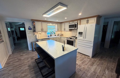 Alexander City House | {Sweet Home Oakachoy} lake-front on Lake Martin