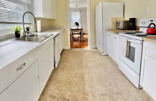 Princess Place House | Sweet Magnolia- Affordable Stay Near DT and Beach