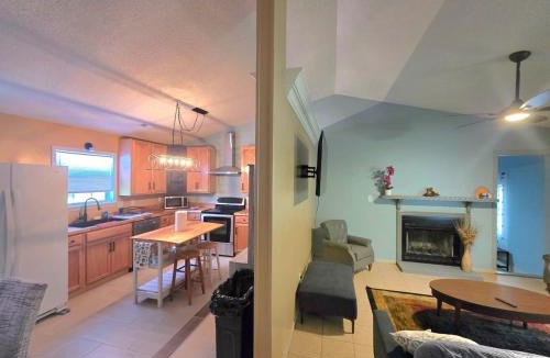 Hubert House | Sweet Savanna Stay