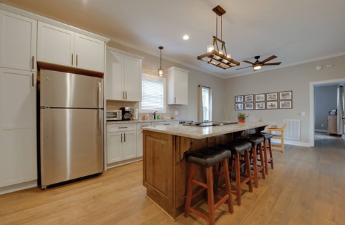 Southern Pines House | Sweet Southern Pines Abode w/Yard & Covered Porch