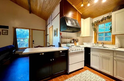 Boles House | Sweet Spacious Loft Perfect for Outdoor and Nature Lovers in Arkansas