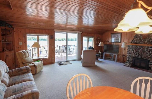 South Haven Cabin | Sylvia Oaks Cabin Rental Snowmobile and Boat Rentals