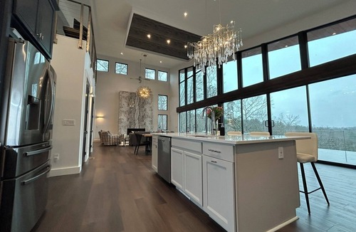 Marion House | Table Rock Sanctuary: Long range mountain view with hot tub.