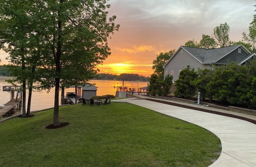 Cook Springs RV Rental | Talladega Race Fans, Exclusive, private water front RV spot on Lake Logan Martin