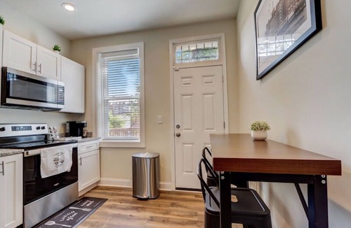 Downtown Baltimore Apartment | Taste of Baltimore House Unit 1