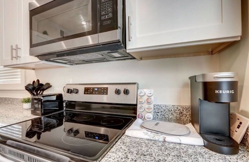 Downtown Baltimore Apartment | Taste of Baltimore House Unit 1