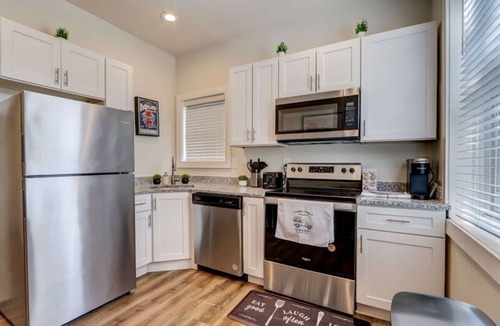Downtown Baltimore Apartment | Taste of Baltimore House Unit 1