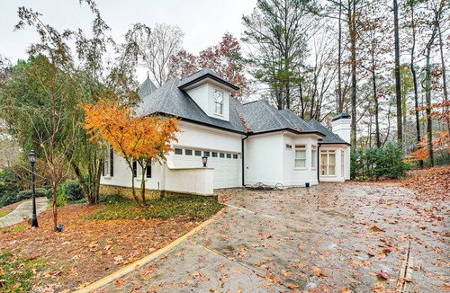 Woodstock Apartment | Tasteful Unit w/Pool Table: 7 Mi to Lake Altoona!