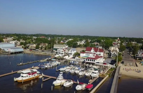 Somers Point Apartment | TAVERN ON THE BAY HOTEL - Al Capone Suite