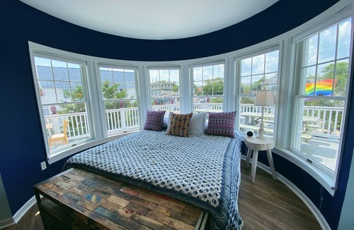 Somers Point Apartment | TAVERN ON THE BAY HOTEL-Frank Sinatra Suite