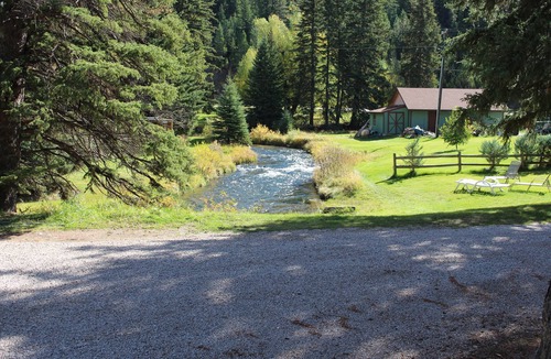 Cheyenne Crossing Cabin | Ten Sleep Cabin By Spearfish Creek