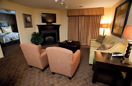 Williamsburg Condo | Terrific 4-bedroom condo in the Colonies Resort in Williamsburg, VA