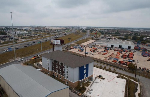 McNeil Hotel | Texas Bungalows Hotel and Hotel Que at i35 Austin Pflugerville