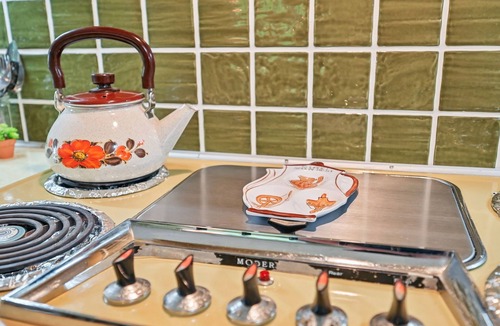 Eucha House | That 70's House! Lake front w Boat & Fishing Dock, Hot Tub & Fire Pits in Eucha!