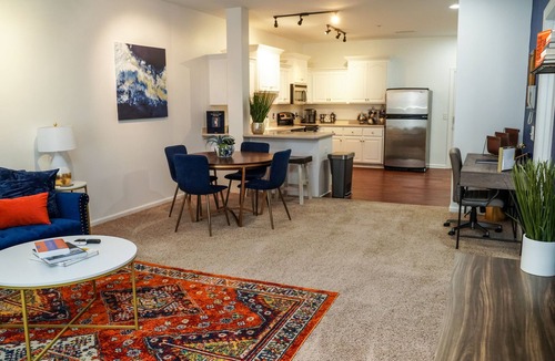 Goldsboro Apartment | The Alexander Craige Blue Loft