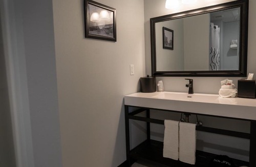 Aberdeen Hotel | The Alonzo Ward Hotel