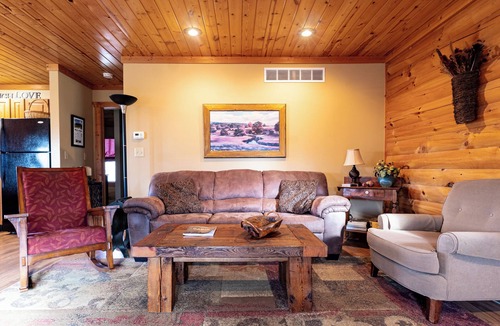 Dubuque Cabin | The Aster Cabin. 10 Minutes from Downtown Dubuque. Lorelei Cabin Collection