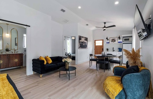 St. Augustine Apartment | The Augustine Suite l Heated Pool l Walk to DNTN