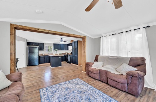 Baker House | The Baker Rustic Laurel Retreat