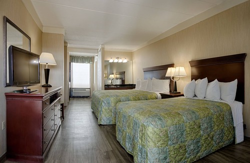Midtown Ocean City Hotel | The Barefoot Mailman