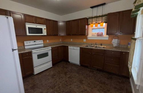 Walworth House | The Basecamp 3-bedroom house with AC in charming Walworth