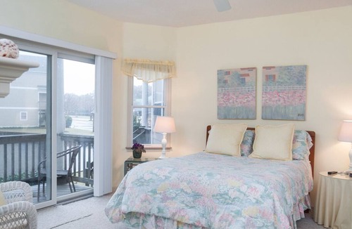 Corolla Light Condo | The Bates Motel: Pet friendly, Oceanside Condo