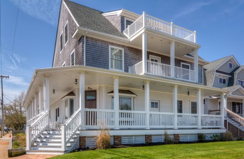 Avon House | The Bay Head House for Holidays, Reunions, Intimate Weddings 9 BR/6 BA!