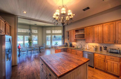 Pleasure Point House | The Bayou Lodge 11 br 9 ba is great for family gathering & conferences !