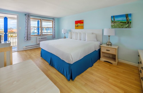 Ship Bottom Hotel | The Beach House at Drifting Sands