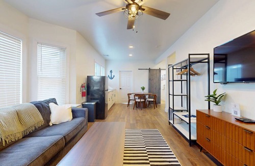 North End Apartment | The Beach House