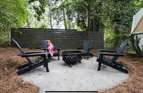 Auburn House | The Big Chill – 4BR 2.5BA, Sleeps 10, Auburn Retreat Near Downtown & Campus