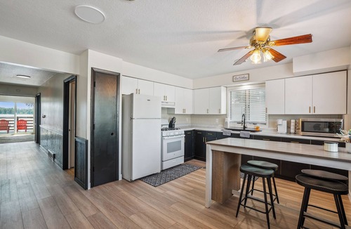 Princeton House | The Big Muddy Riverfront Bungalow