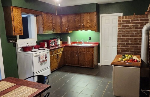 Ashley Oaks House | The Big Red Barn-Unit #9 Direct Trail Access