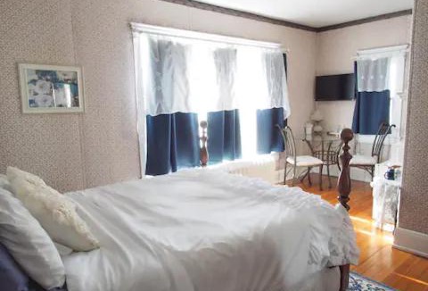 Hays Bed & Breakfast | The Bissing House