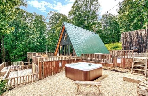 Haymarket House | The Black Aframe - HOT TUB and Mountain Views