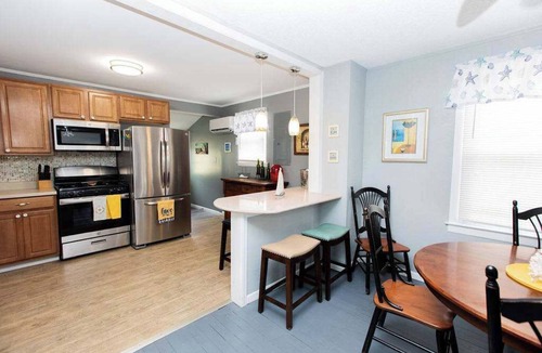 Wildwood House | The Blue Fig, 1.5 Blocks to Beach and Boardwalk, Fenced-in yard, Parking