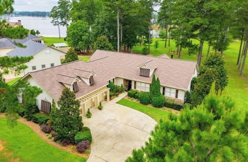 Lincoln House | The Blue Heron Lakehouse! Superb 6-BR home Logan Martin Lake in charming Lincoln