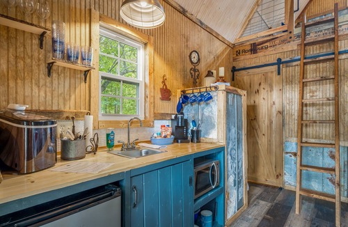 Mentone Cabin | The Blue Treehouse at Little River Treehouses