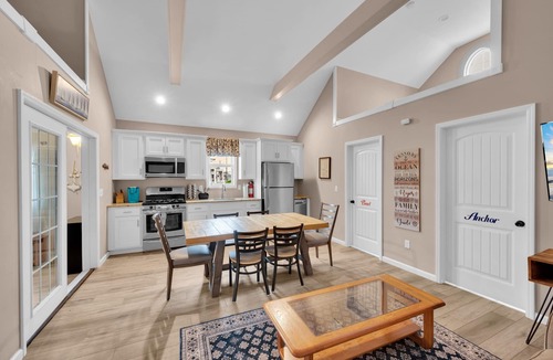 Seaside Heights House | The Boathouse-GameRoom&OutdoorShower!Beach chairs,badges,buggy incl