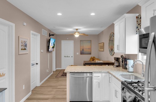 Seaside Heights House | The Boathouse-GameRoom&OutdoorShower!Beach chairs,badges,buggy incl