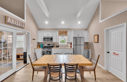 Seaside Heights House | The Boathouse-GameRoom&OutdoorShower!Beach chairs,badges,buggy incl